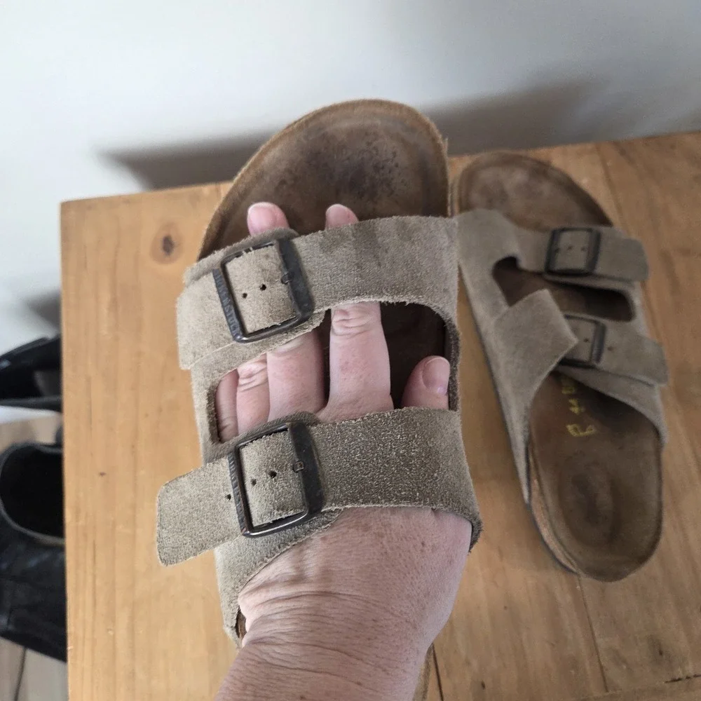 Birkenstock Arizona Sandals Mens Size 11 Taupe Suede Leather Made in Germany 44‎